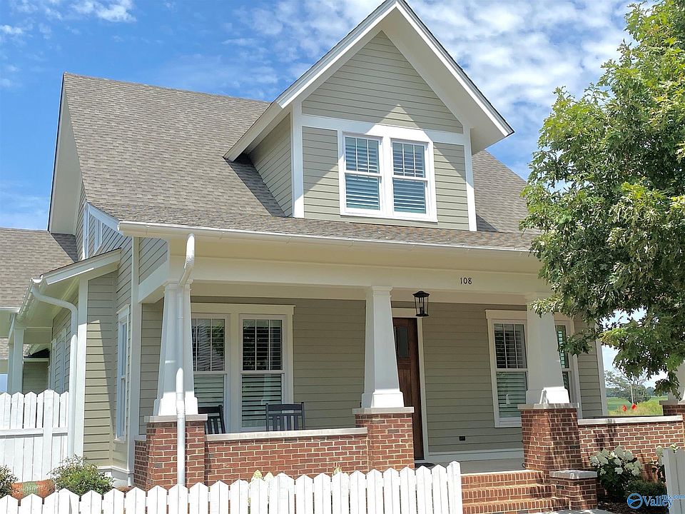 2nd image of 108 Lombard St