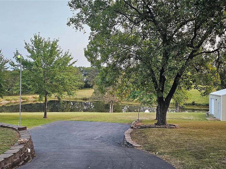 2nd image of 4634 Sunrise School Rd