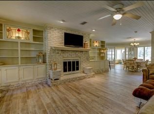 702 N Lakeside Dr, Destin, FL 32541