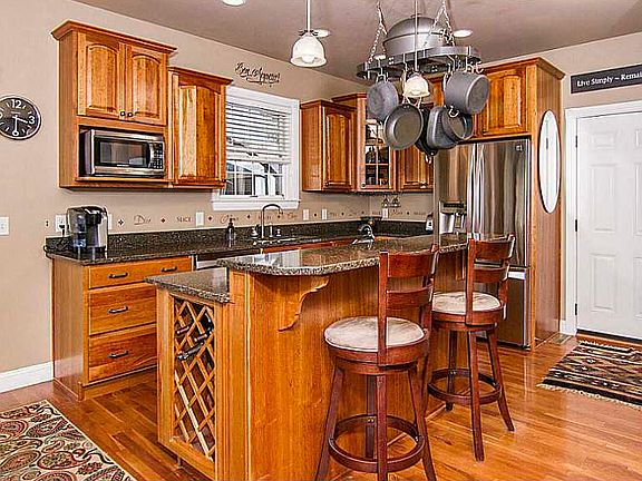 4th image of 2160 Larchwood Ln