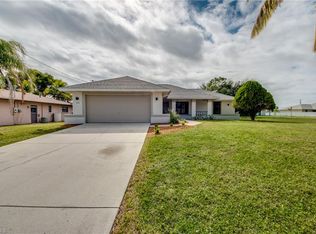 724 SW 8th Ter, Cape Coral, FL 33991