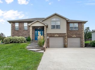 369 Northrup Ave, Holts Summit, MO 65043