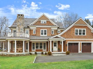 44 Glen Avon Dr, Riverside, CT 06878