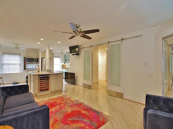 2nd image of 2407 Arlington Blvd APT 102
