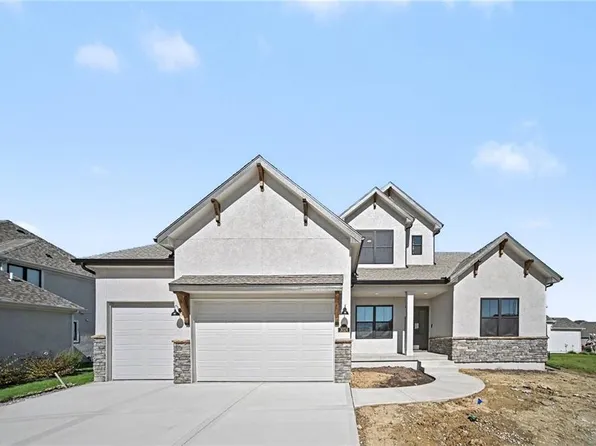 3024 NE 102nd St, Kansas City, MO 64155