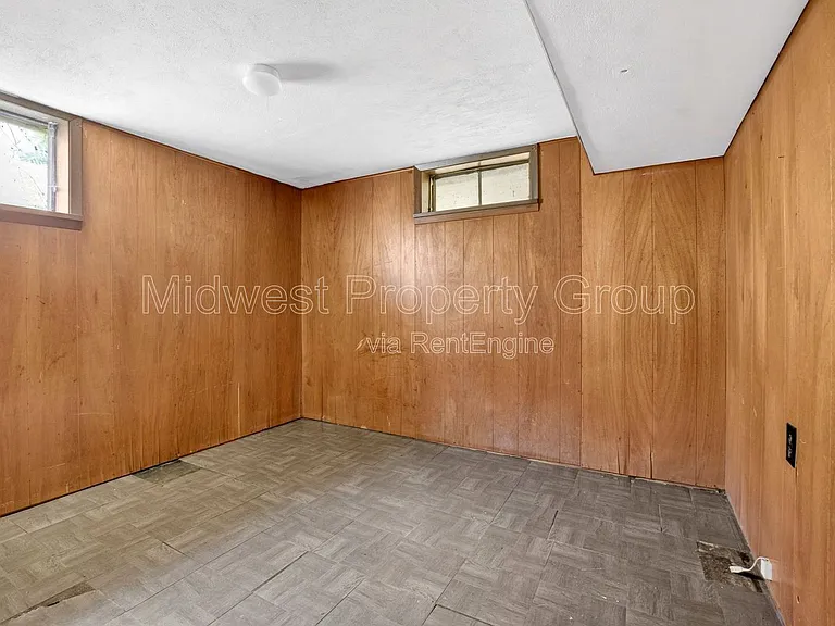 10027 Lilac Ave — Photo 17
