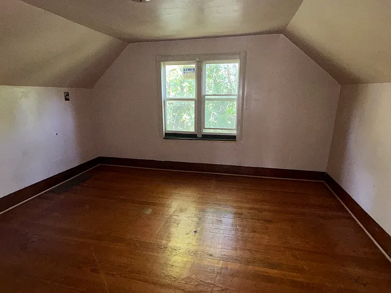 2120 Saint Louis Ave — Photo 8