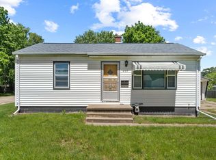 402 2nd St, Washburn, IA 50702