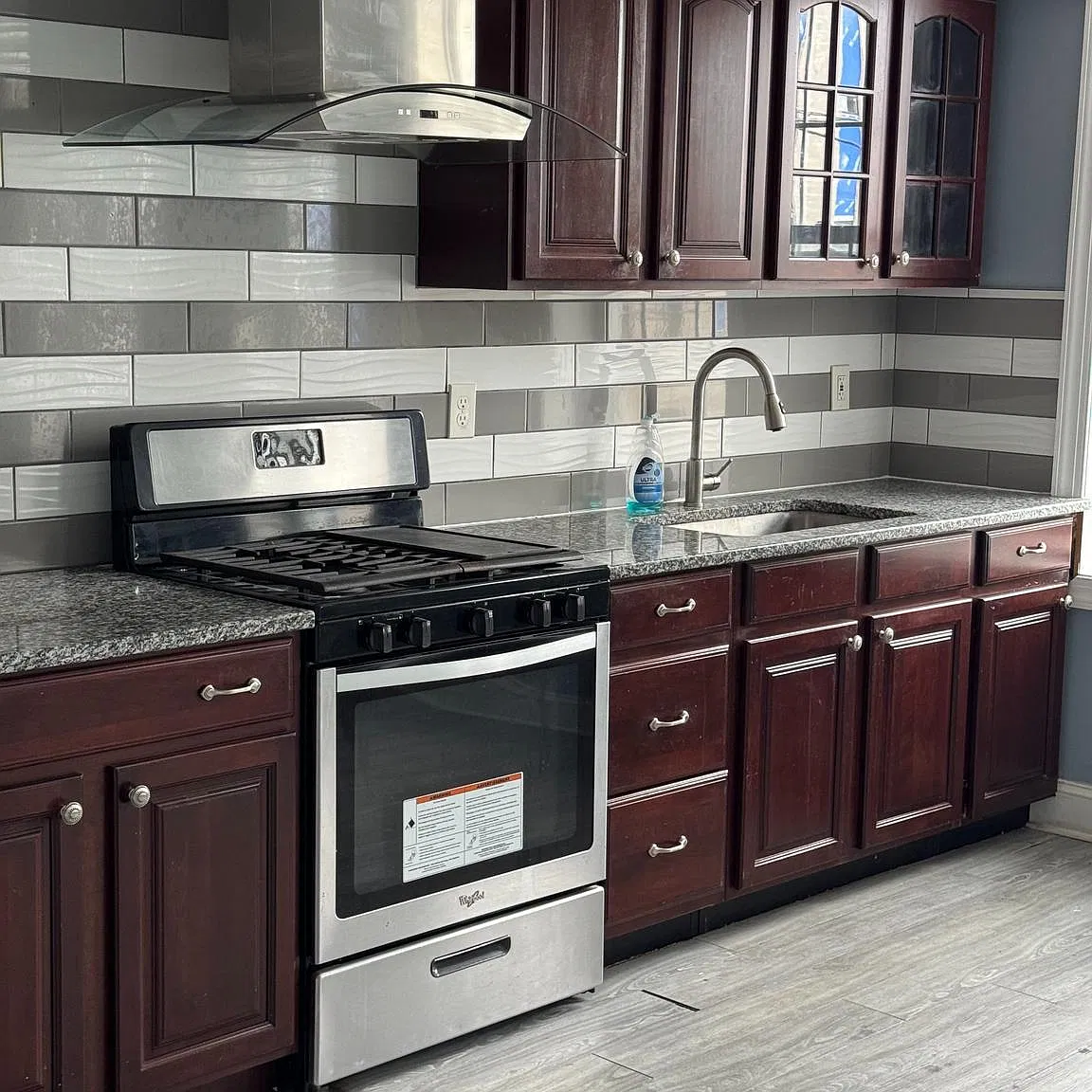 1 bed, 1.0 bath, 4090 sqft, $1,200 — Photo 2