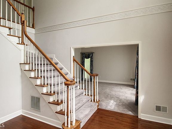 4th image of 115 Ashford Dr