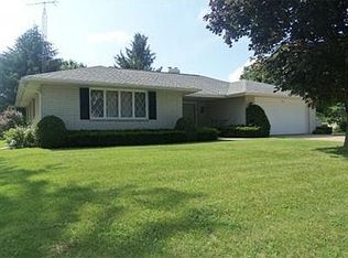 1369 Tammy Rd, Oshkosh, WI 54904