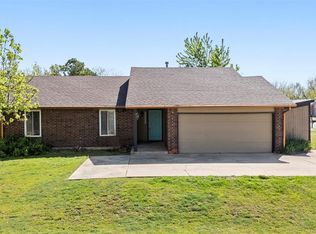 12337 Rockgate Dr, Yukon, OK 73099