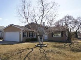 1744 Parknoll Cir, Port Washington, WI 53074