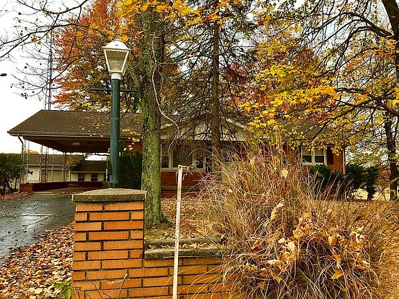 House front from Fairview Rd