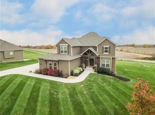 12240 NW 81st St, Parkville, MO 64152