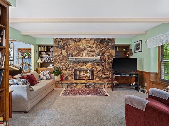 3rd image of 3145 S Manor COURT
