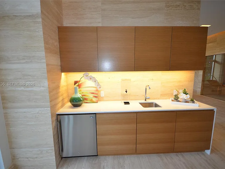 16385 Biscayne Blvd #518 — Photo 7