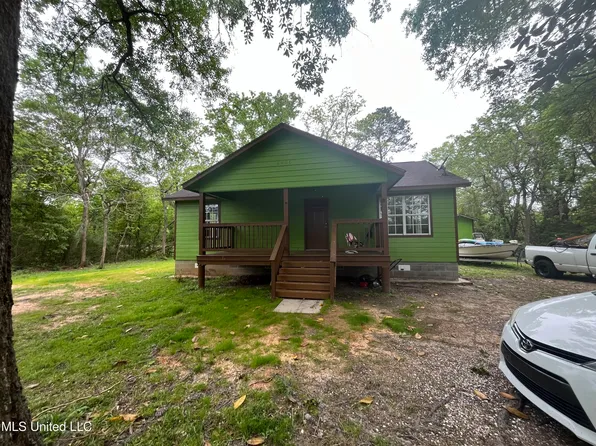 4406 Walley St, Moss Point, MS 39563
