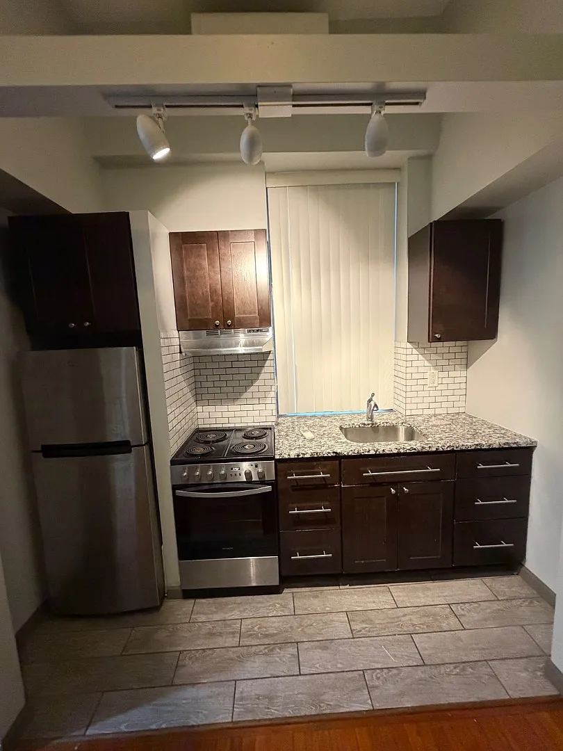 511 Cathedral St - 511Cath-1C — Photo 3