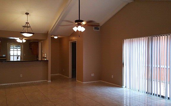 LIVING/ DINING