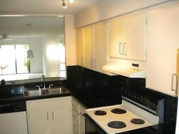5th image of 583 NE 7th Ave #2C