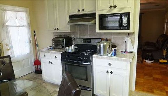 3rd image of 1209 S Shirley Ave