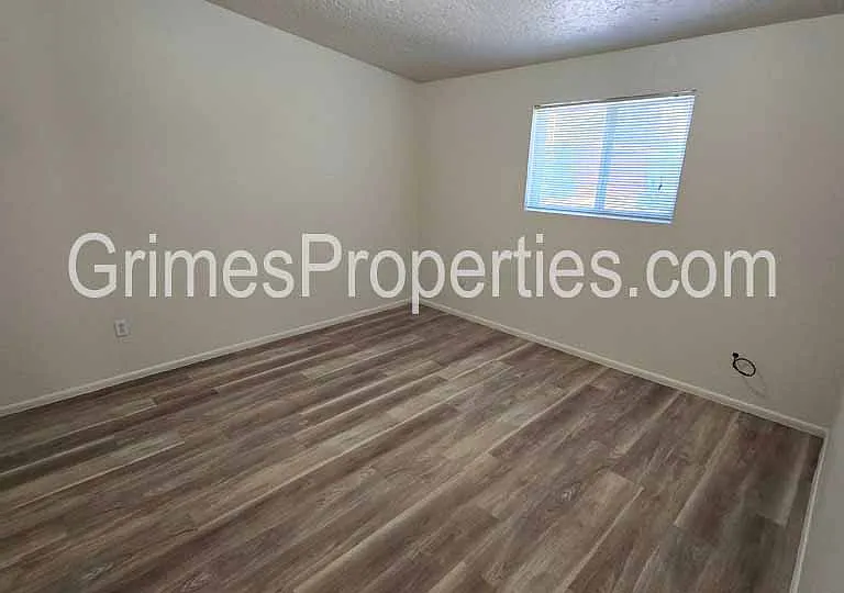 2632 Dakota St NE #7 — Photo 12