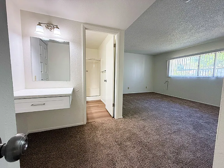 5208 W Calavar Rd — Photo 14