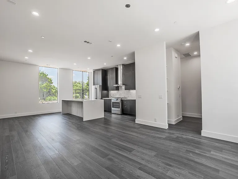 4322 Roseland Ave #9 — Photo 7