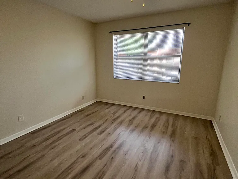 5975 Forest Hill Blvd #201 — Photo 15