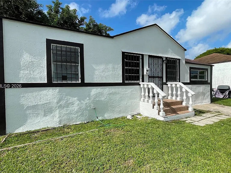 1012 NW 66th St — Photo 3