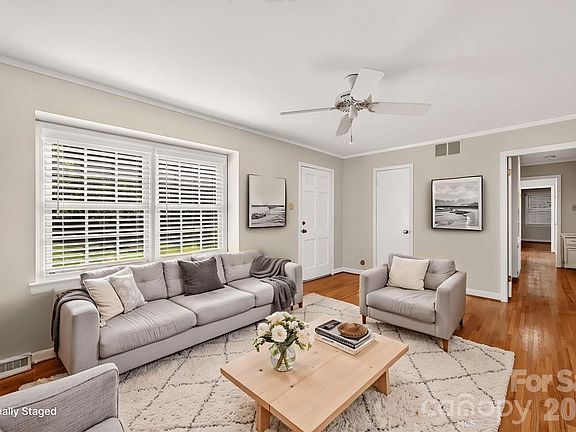 3rd image of 6000 Colchester Pl