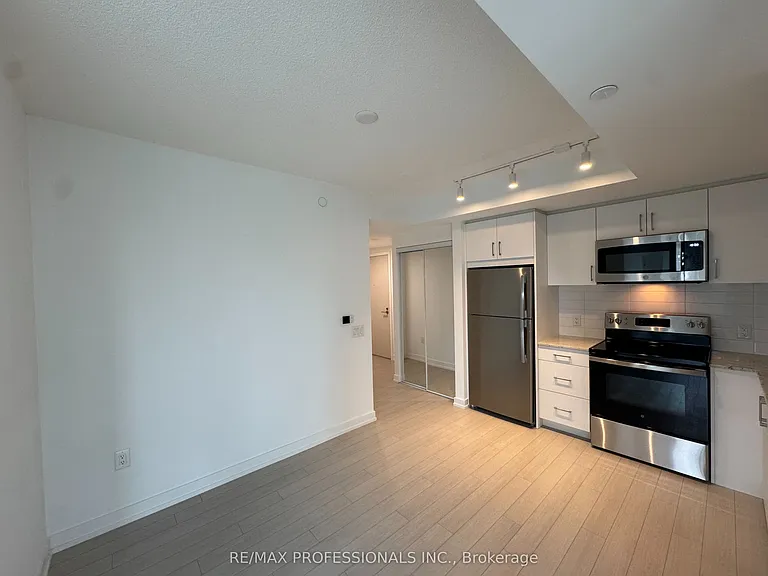 4010 Eglinton Ave W #502 — Photo 9