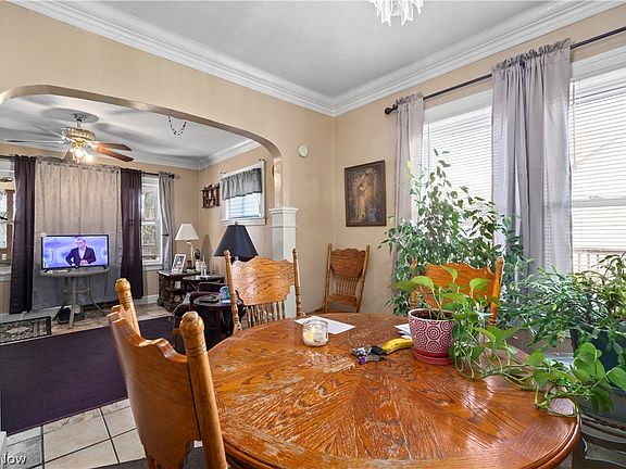 4th image of 4552 Broadview Rd