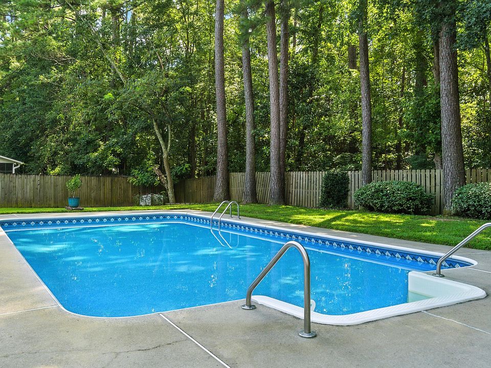 2nd image of 216 Trestlewood Dr