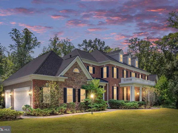 425 Wakerobin Dr, Stafford, VA 22556