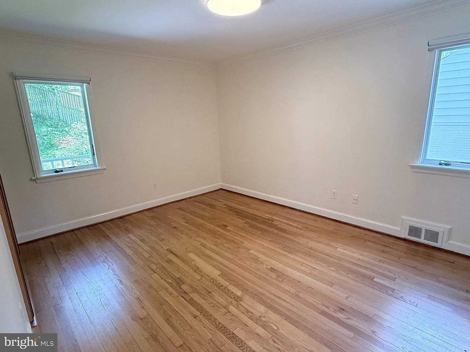4 bed, 3.5 bath, 3822 sqft, $6,700 — Photo 4