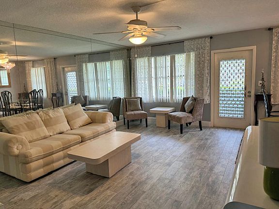 2nd image of 1055 Newport N