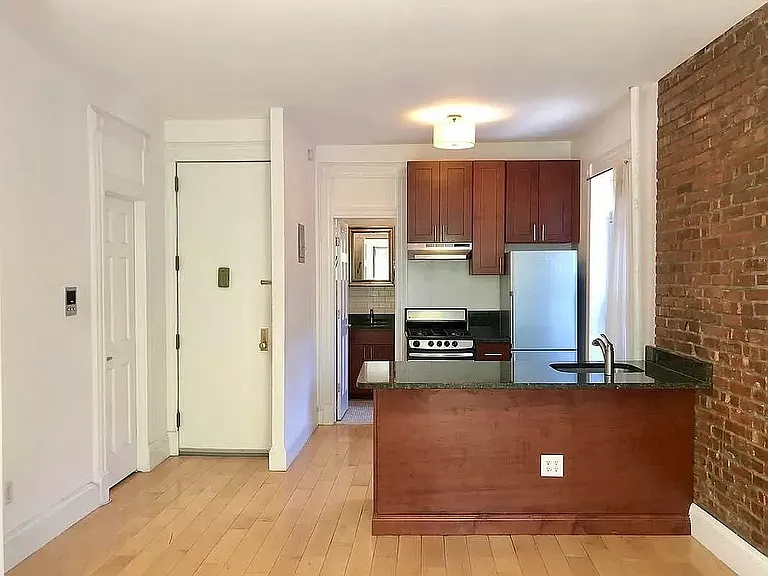 143 Waverly Pl #2F — Photo 4