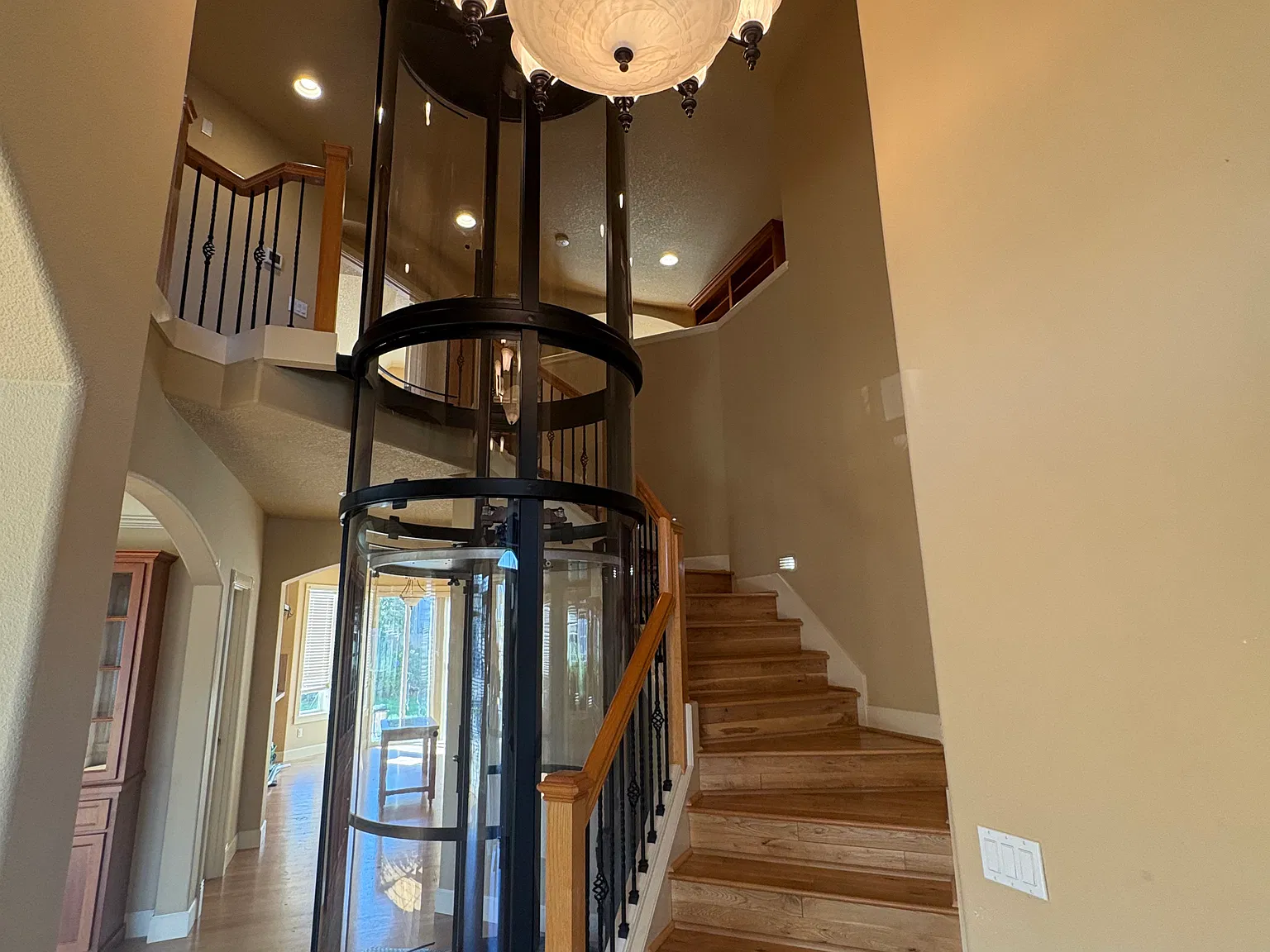 3 bed, 2.5 bath, 2972 sqft, $3,995 — Photo 3