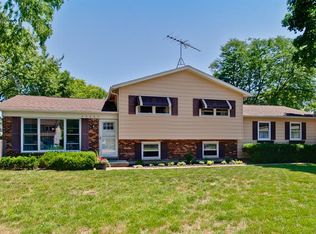 33667 N Almond Rd, Grayslake, IL 60030
