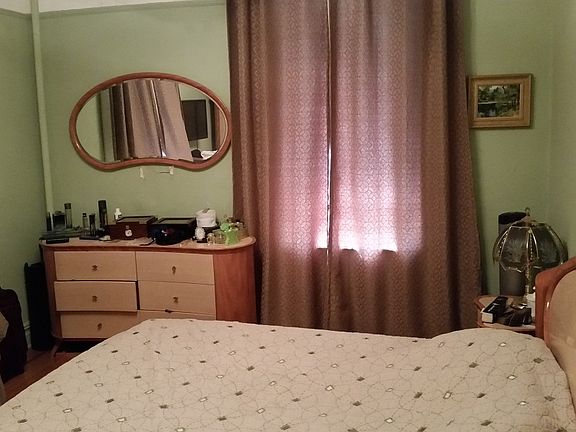 4th image of 313 Brightwater Court #4B
