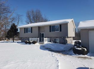 7111 Jones Rd, Jackson, MI 49201