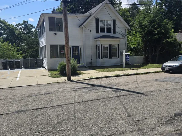 205 Pine St #1, Gardner, MA 01440