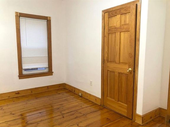 5th image of 189 Lowell St #2