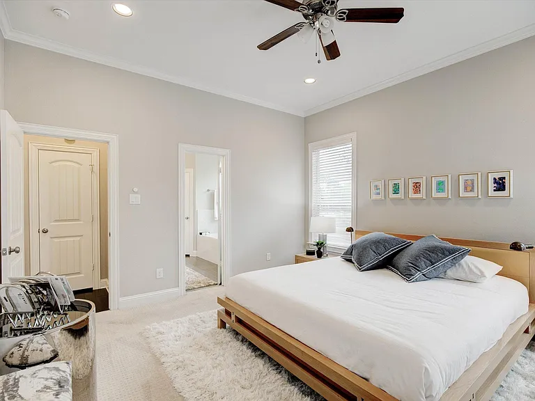 2700 Gladstone Dr — Photo 19