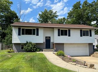 5529 Reef Rd, Mentor On The Lake, OH 44060