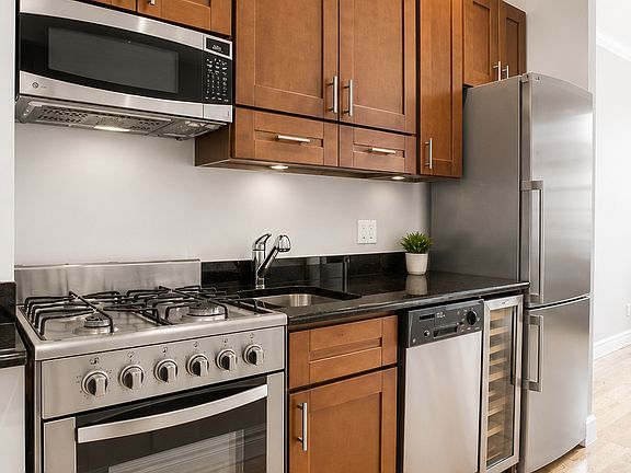 3rd image of 58 Leroy St #4A