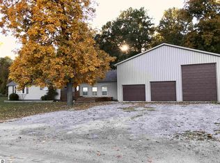 6510 S Begole Rd, Perrinton, MI 48871