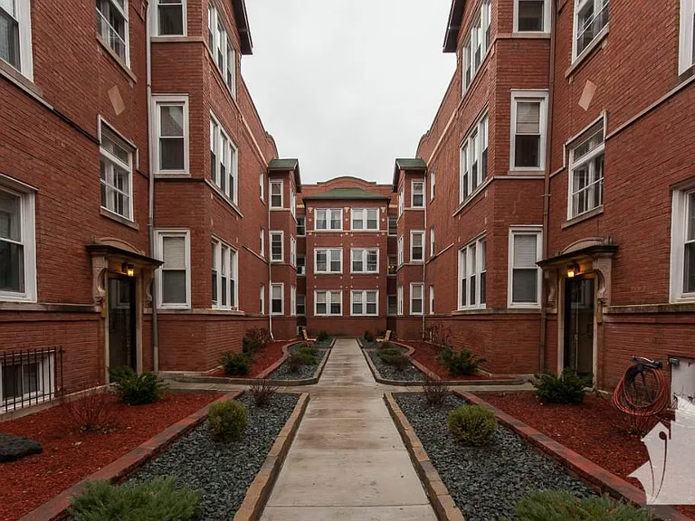 4425 N Wolcott Ave #1A — Photo 5